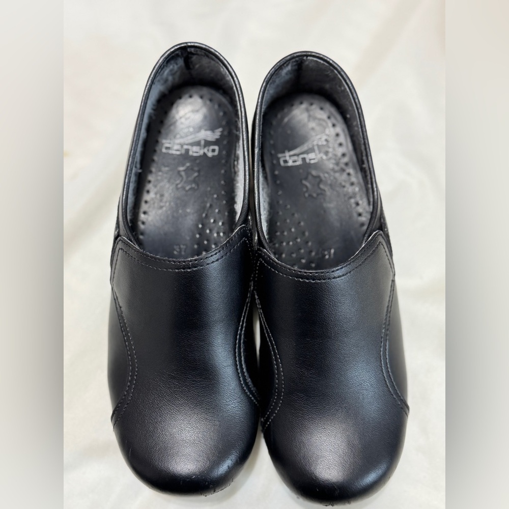 Dansko Black Leather Work Shoes Women’s size 6.5 (37)